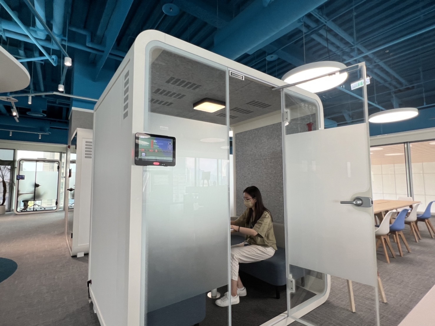 人生就是搏高雄據點的智慧行動辦公艙，展現人生就是搏在面板以外的研發應用軟實力